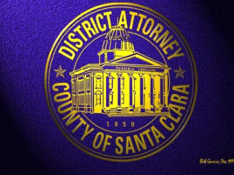 SCAMS, SPAMS  AND OTHER LIES  How to avoid scams and  be a savvy consumer  Suzana Gal  Director