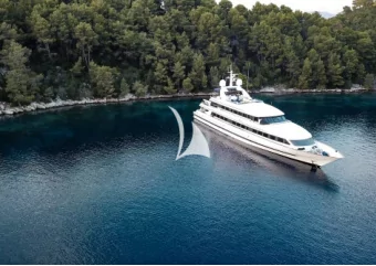 VA BENE Length : 47.50 metres (155' 10&quot;) Beam : 9.20 metres (30' 2&quot;)  She can accommodate