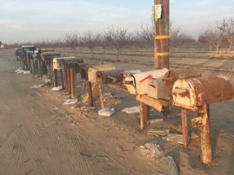 Census may miss in 2020:  Fresno and Stockton case studies  Cindy Quezada  July 30, 2018  1  An