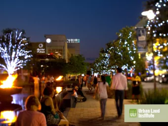 307  40,294 $ 5 , 000 , 000 50 , 615  Governors  Global Members  Organized into125 member  ULI