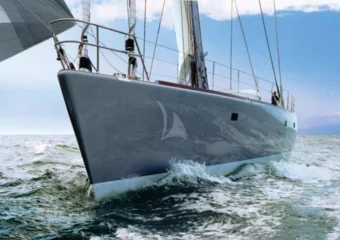 ATTIMO Length : 32.00 metres (105')  insulation and subtle lighting ensuring maximum privacy for